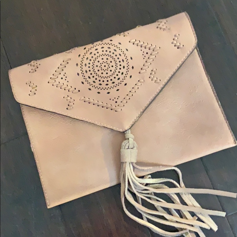 Tan clutch